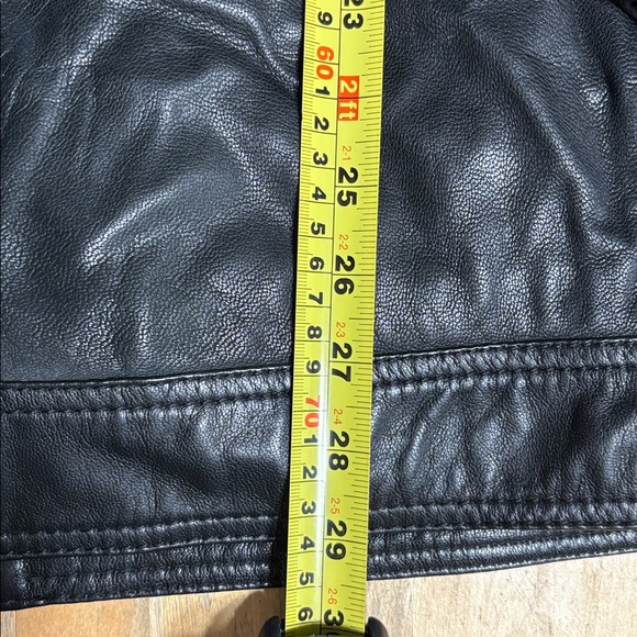 Danier Black Leather Bomber Jacket - Picture 9 of 10